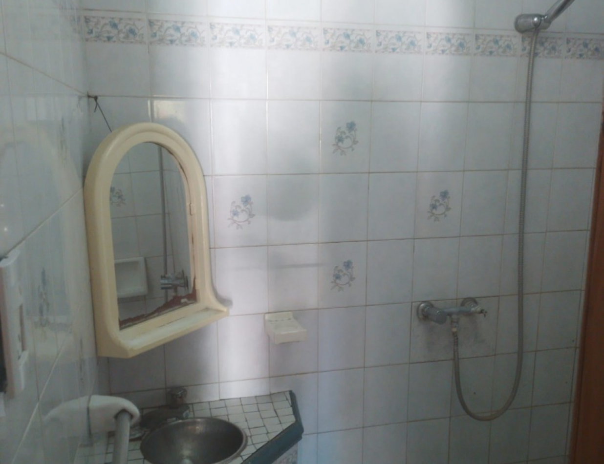 PH 3 Ambientes con cochera y patio- Planta Baja - Zona Champagnat.