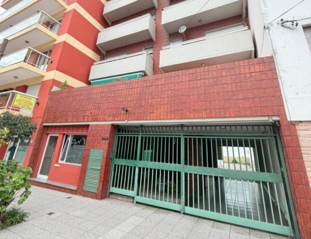Departamento 3 amb. a la calle con balcon y cochera - Zona Materno Infantil