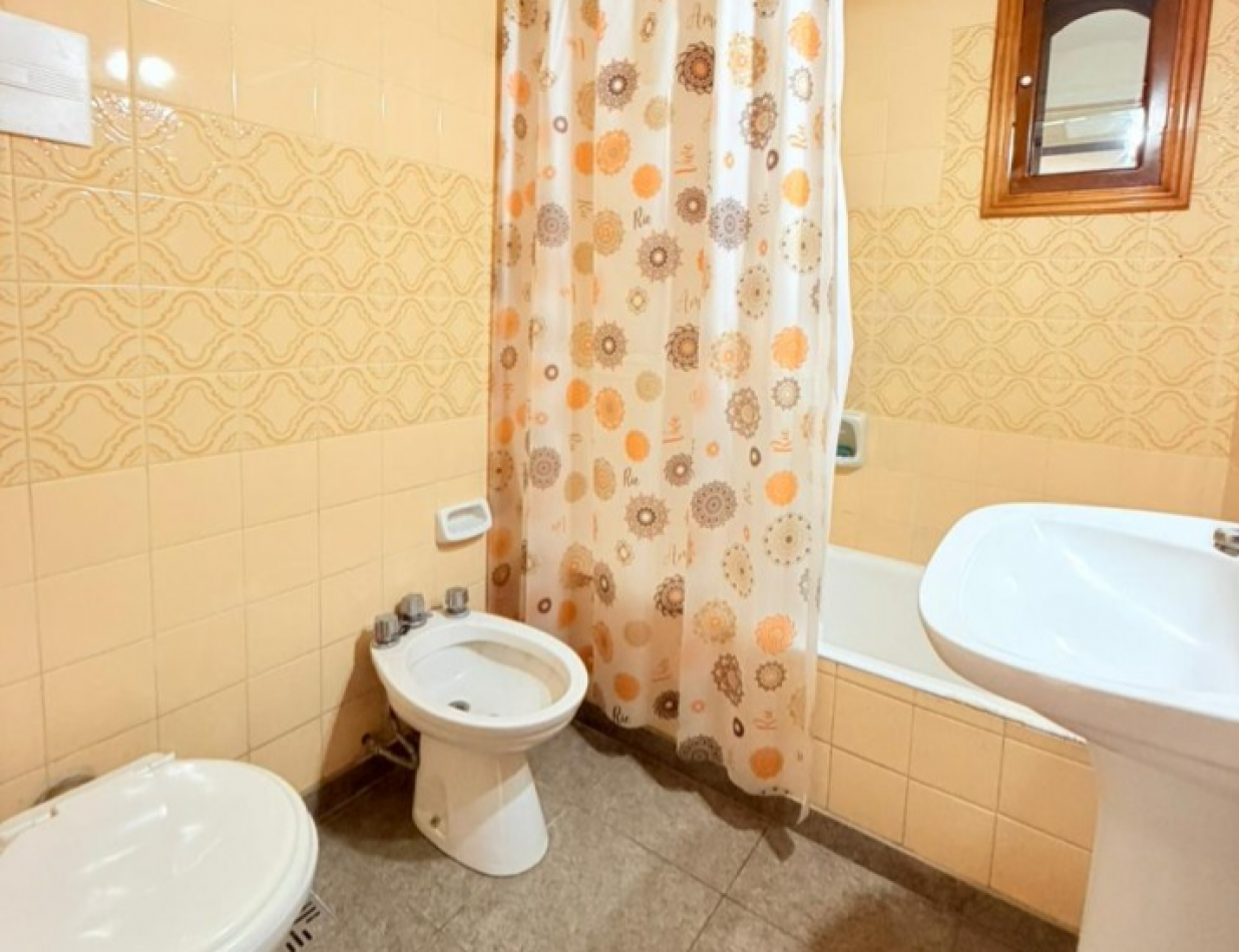 Departamento 3 amb. a la calle con balcon y cochera - Zona Materno Infantil