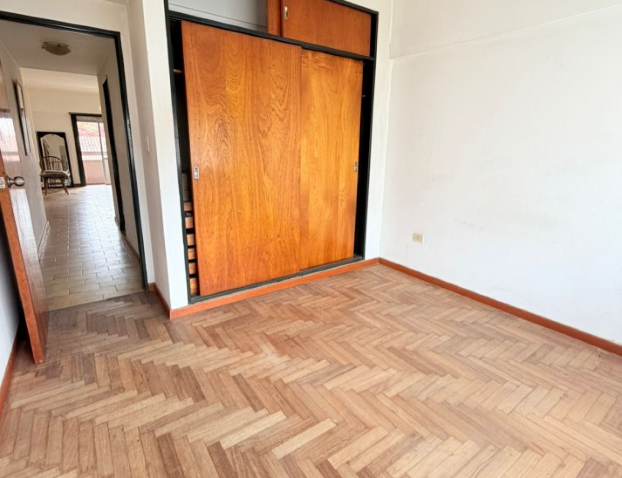 Departamento 3 amb. a la calle con balcon y cochera - Zona Materno Infantil