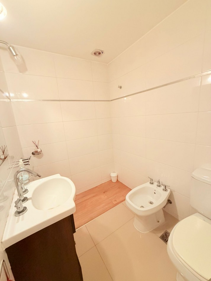 Departamento 3 ambientes con cochera - zona macrocentro.