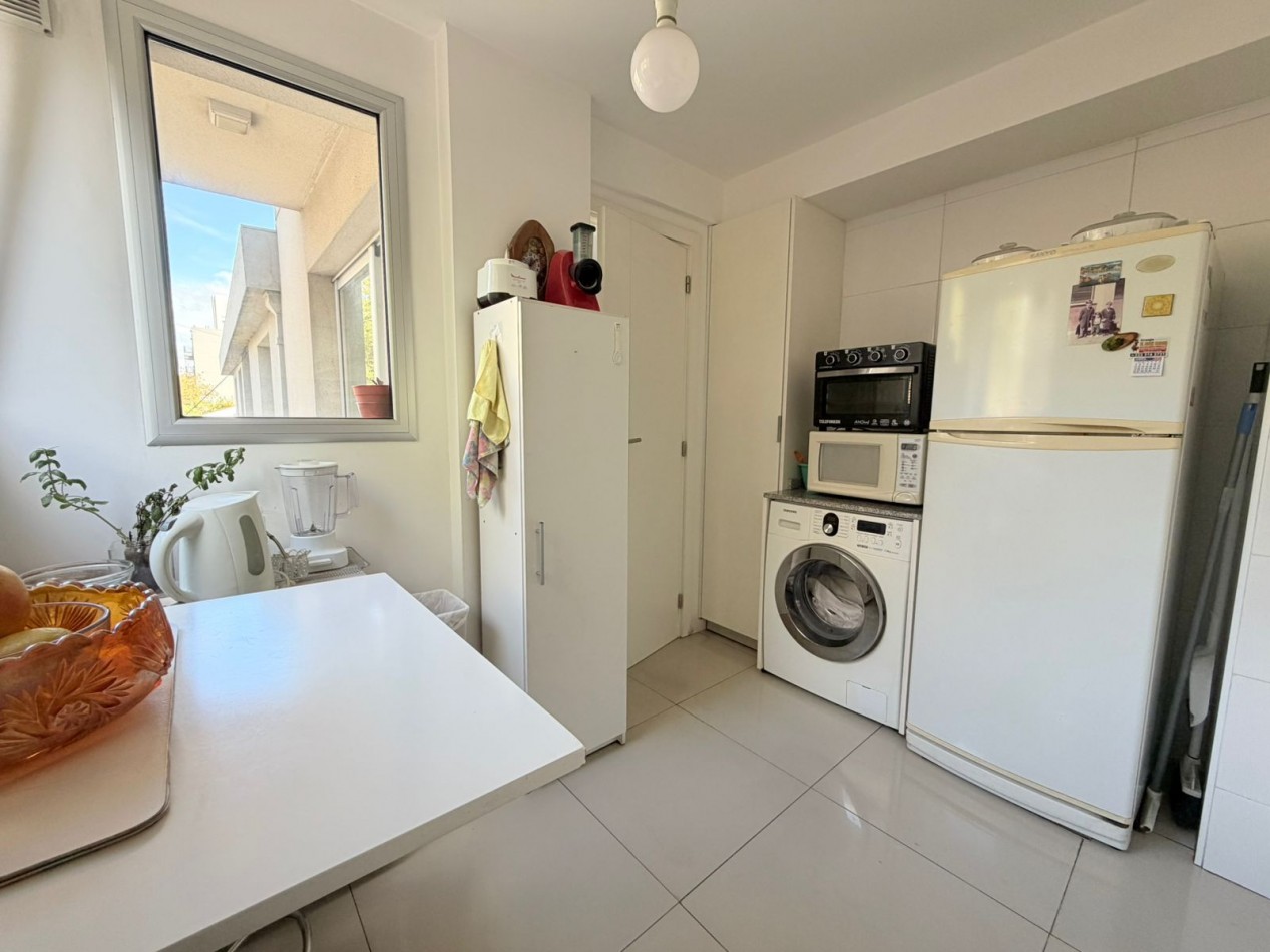 Departamento 3 ambientes con cochera - zona macrocentro.