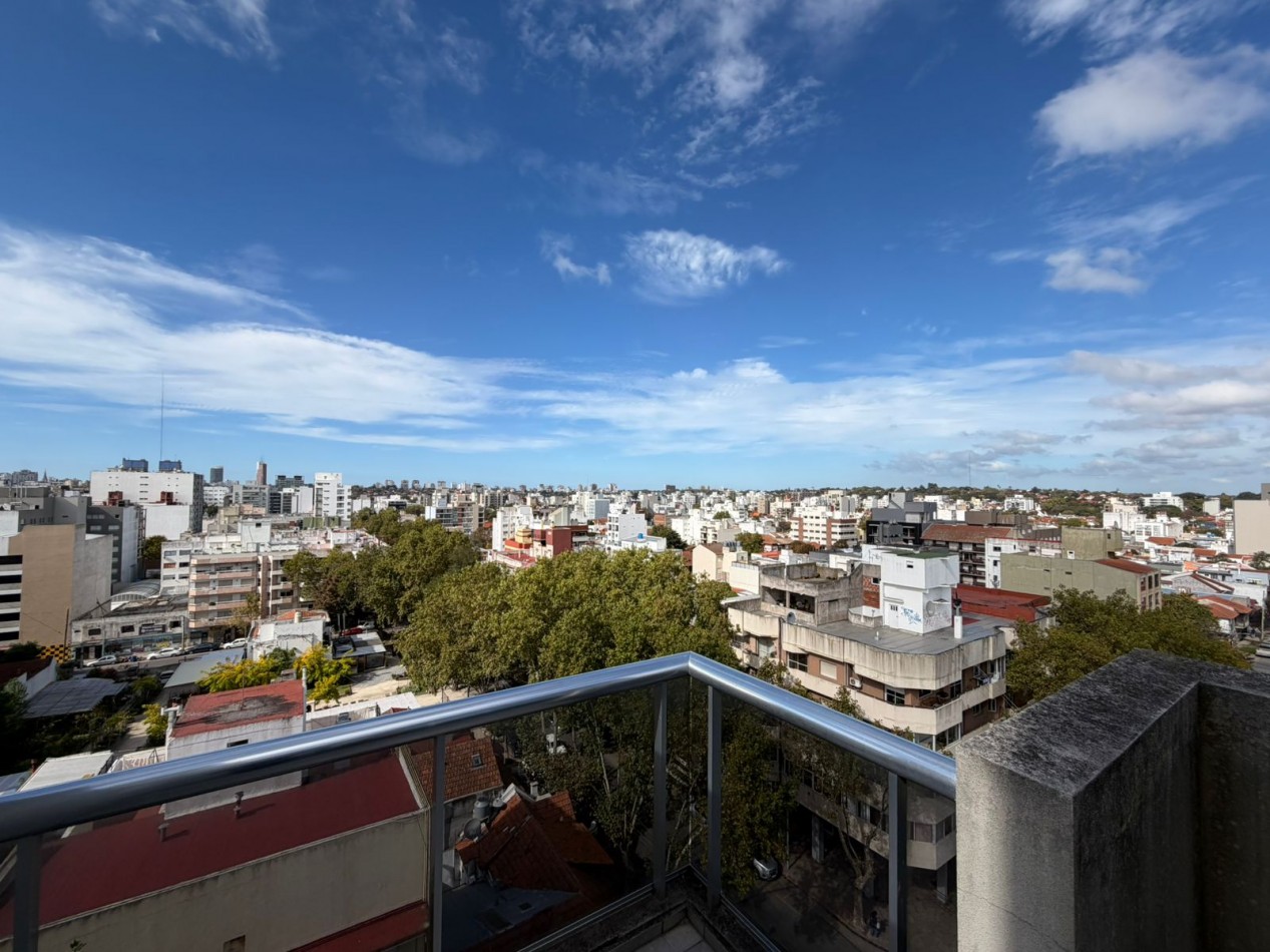 Departamento 3 ambientes con cochera - zona macrocentro.