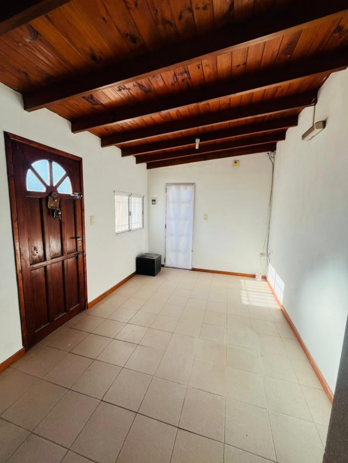 Alquiler 24 meses - PH tres ambientes - Villa Lourdes