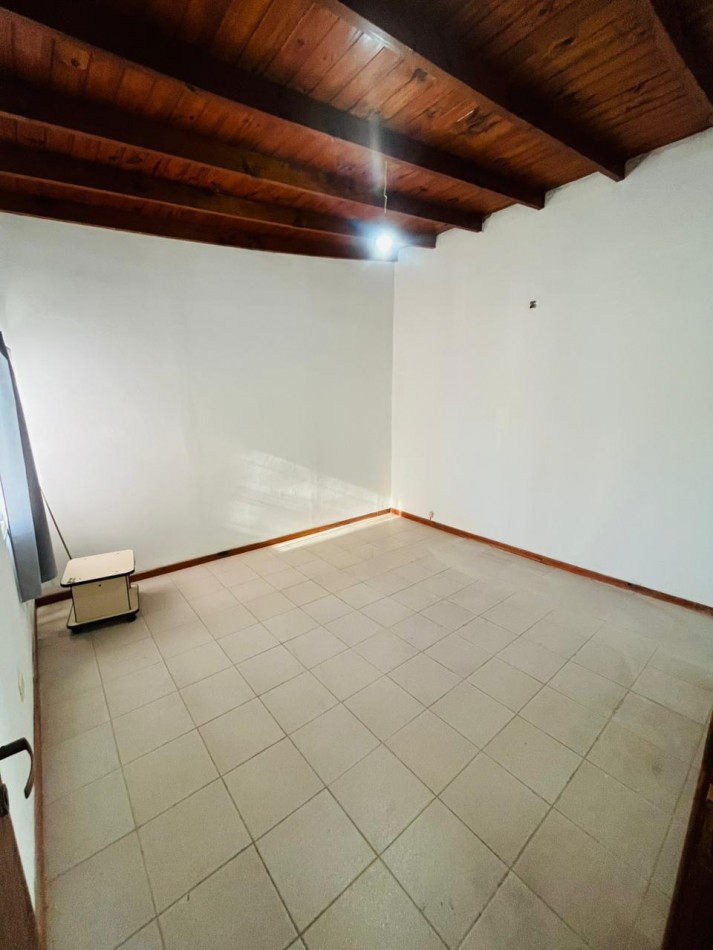 Alquiler 24 meses - PH tres ambientes - Villa Lourdes