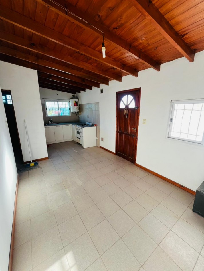 Alquiler 24 meses - PH tres ambientes - Villa Lourdes