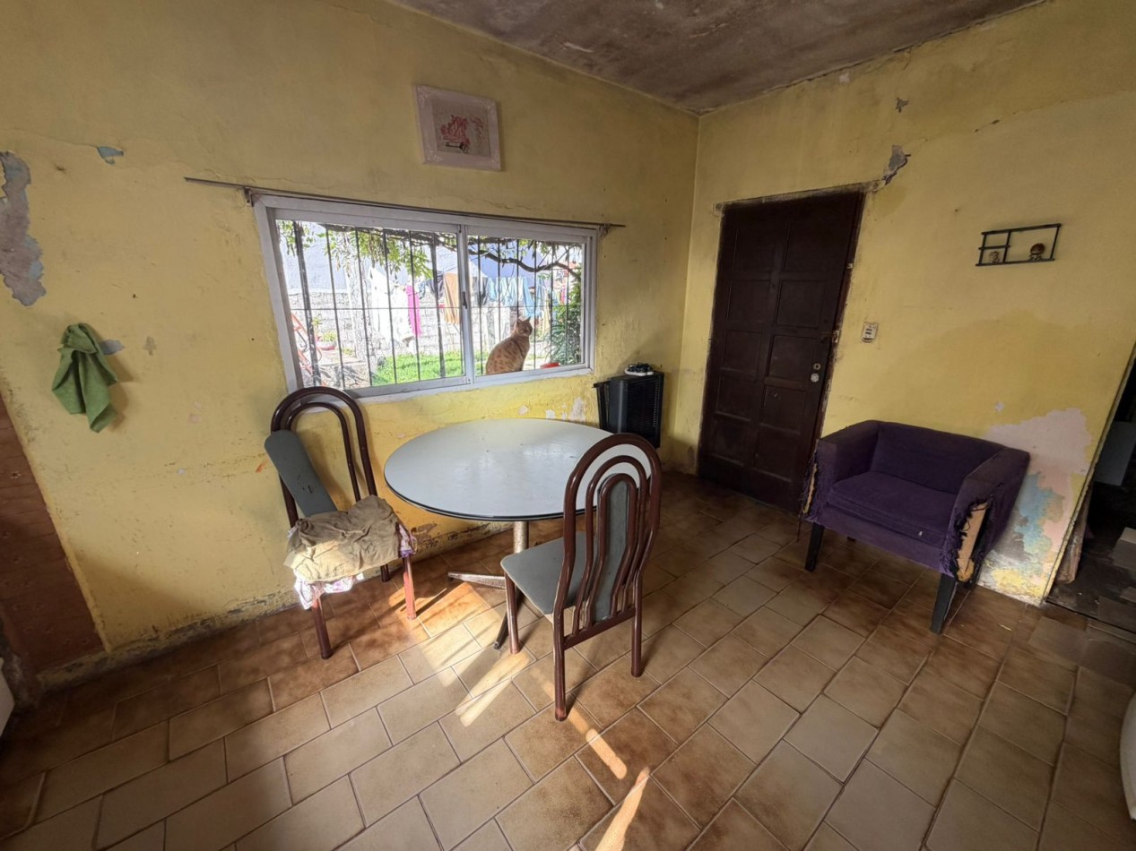 Casa 3 ambientes a reciclar - Barrio Las Heras 