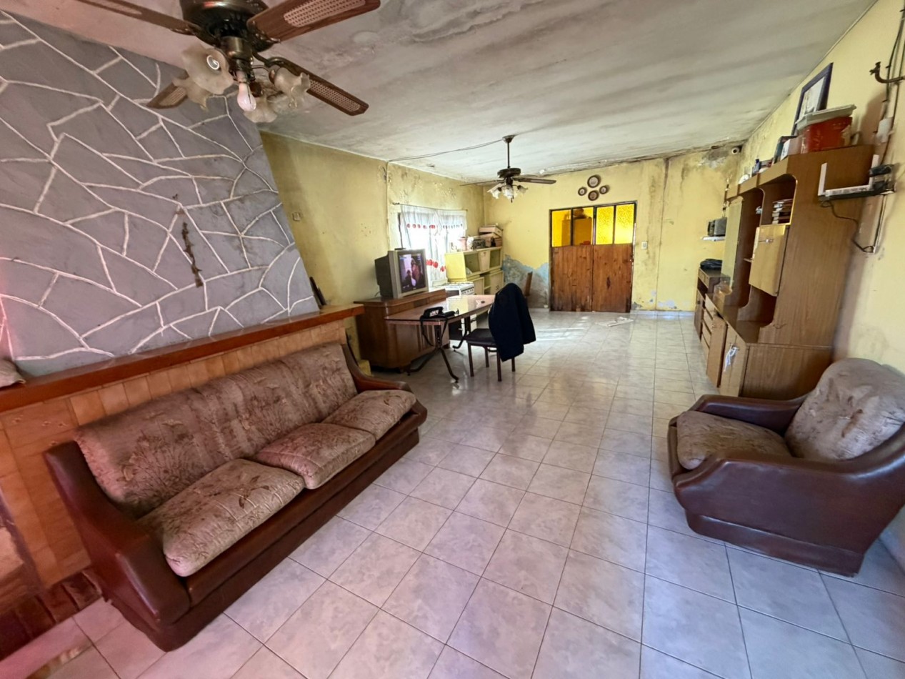 Casa 3 ambientes a reciclar - Barrio Las Heras 