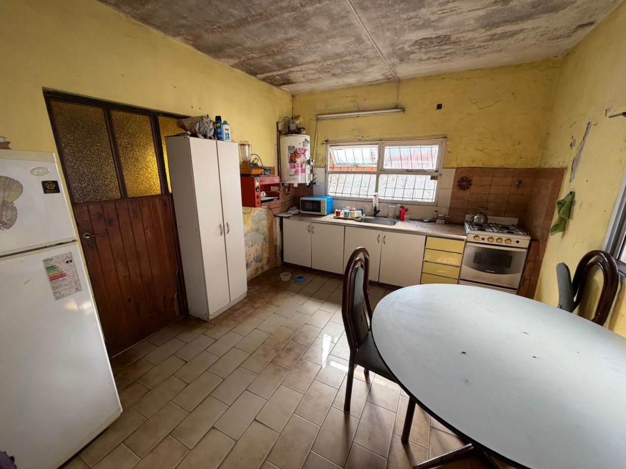 Casa 3 ambientes a reciclar - Barrio Las Heras 