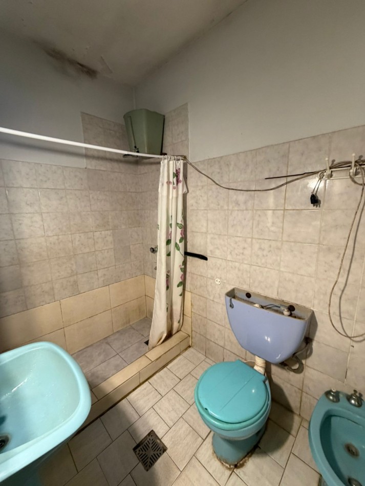 Casa 3 ambientes a reciclar - Barrio Las Heras 