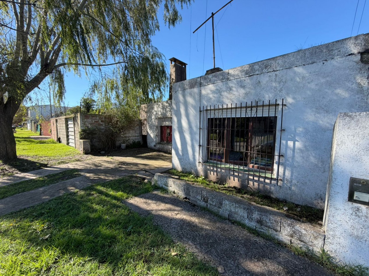 Casa 3 ambientes a reciclar - Barrio Las Heras 