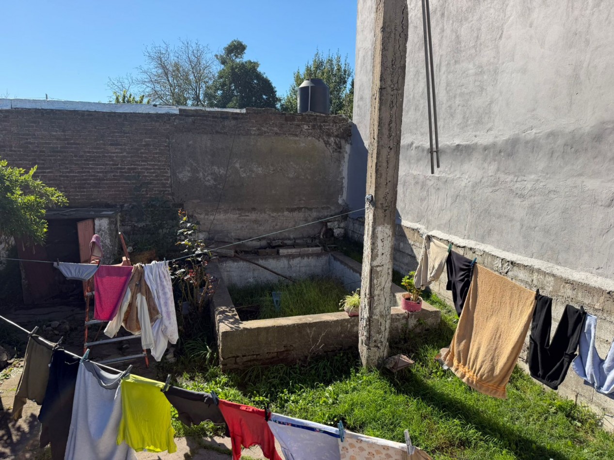 Casa 3 ambientes a reciclar - Barrio Las Heras 