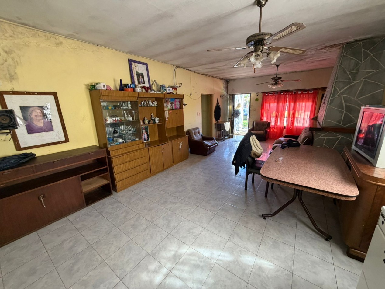 Casa 3 ambientes a reciclar - Barrio Las Heras 