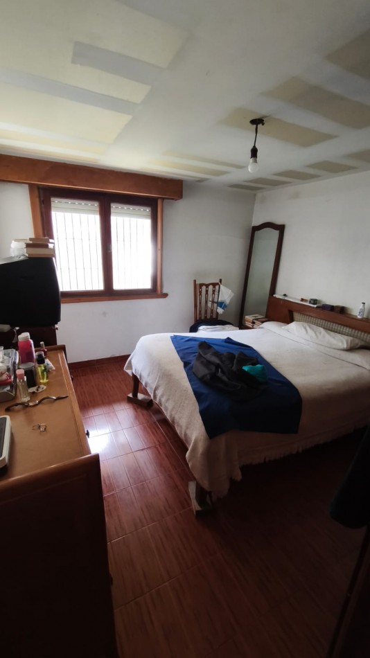 GALPON CON VIVIENDA - BARRIO SAN ANTONIO - IDEAL USO COMERCIAL