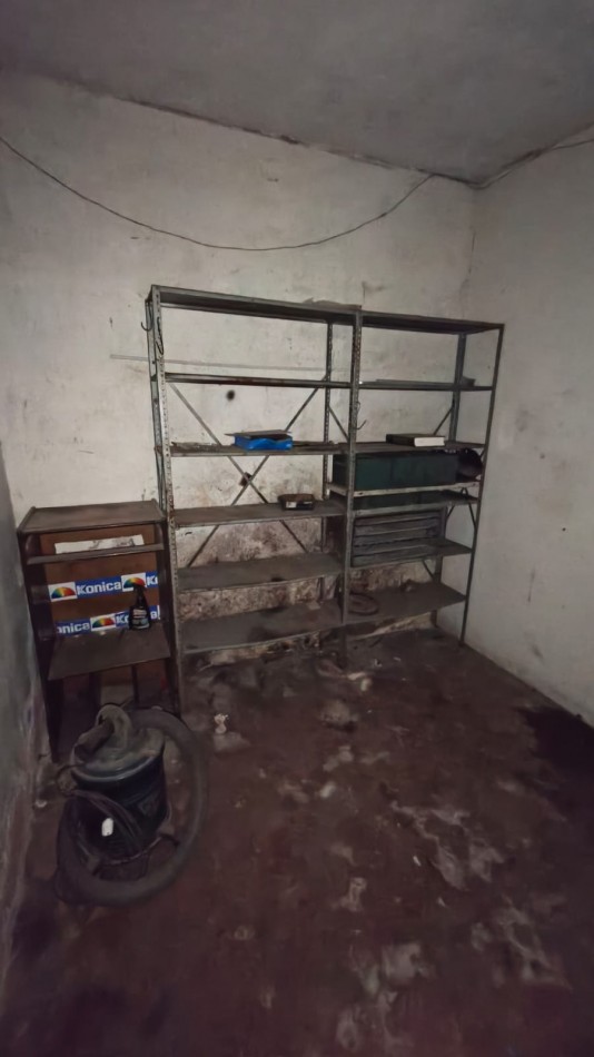 GALPON CON VIVIENDA - BARRIO SAN ANTONIO - IDEAL USO COMERCIAL