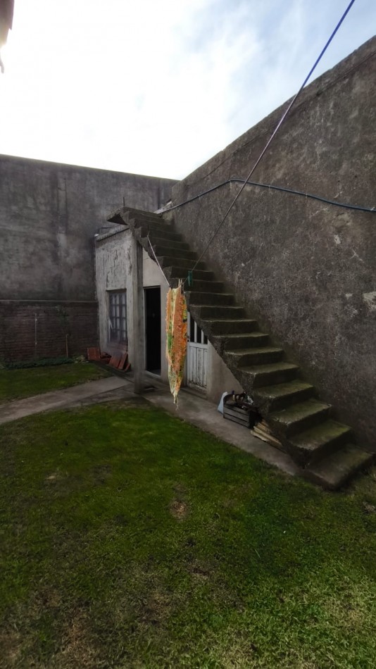 GALPON CON VIVIENDA - BARRIO SAN ANTONIO - IDEAL USO COMERCIAL
