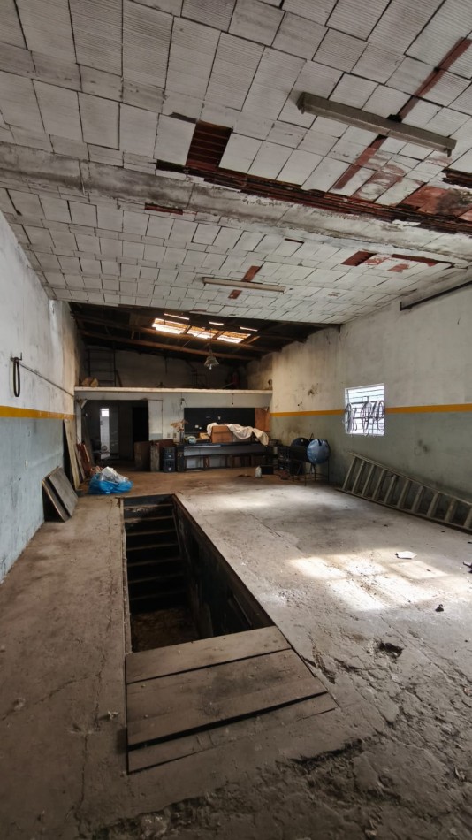 GALPON CON VIVIENDA - BARRIO SAN ANTONIO - IDEAL USO COMERCIAL
