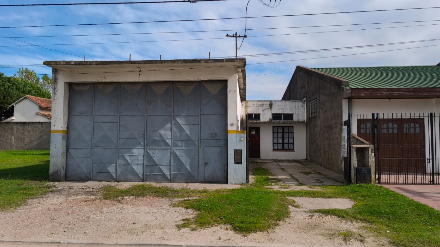 GALPON CON VIVIENDA - BARRIO SAN ANTONIO - IDEAL USO COMERCIAL