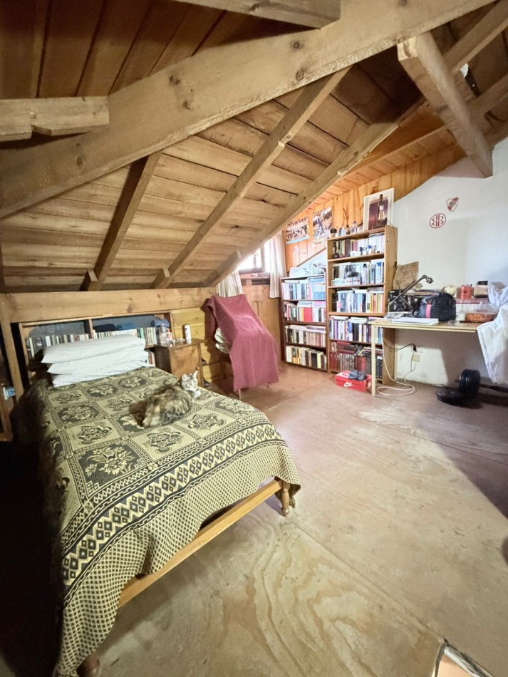 GALPON CON VIVIENDA - BARRIO SAN ANTONIO - IDEAL USO COMERCIAL
