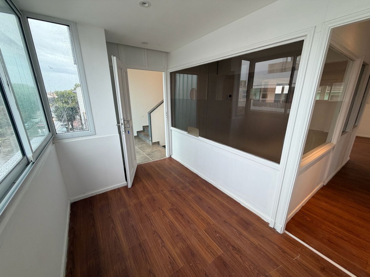 Amplio piso de oficina en zona puerto - Alquiler 24 meses - Mar del Plata