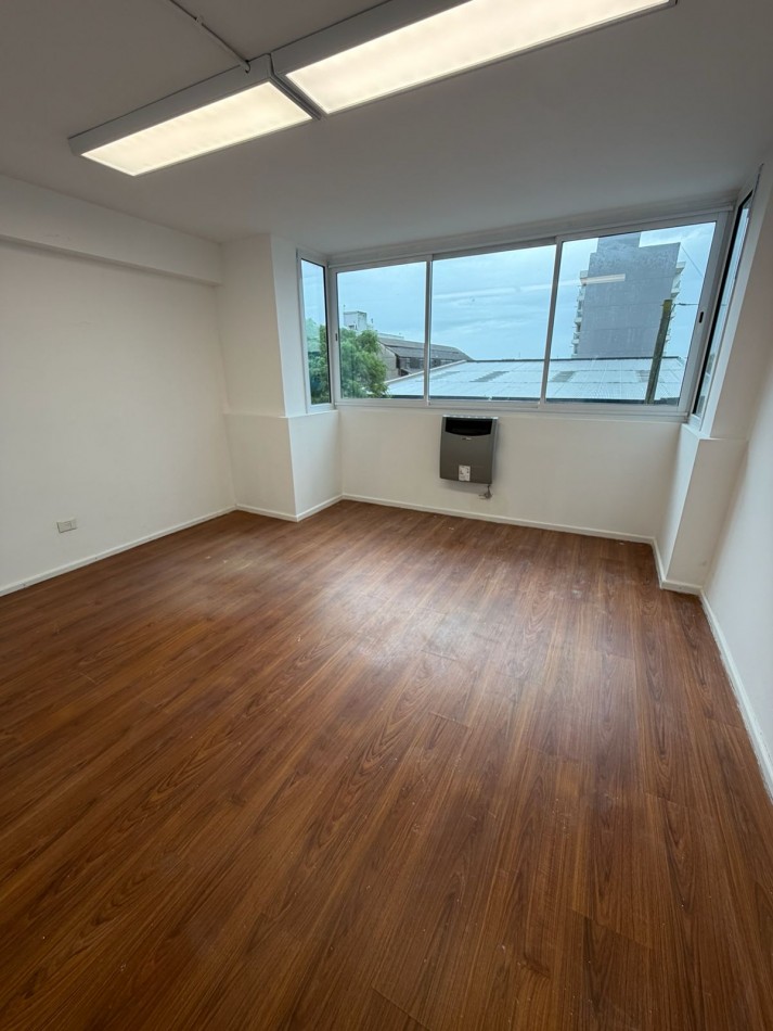 Amplio piso de oficina en zona puerto - Alquiler 24 meses - Mar del Plata
