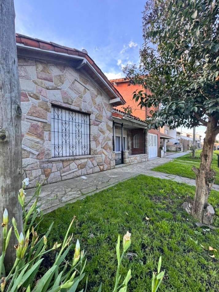 Chalet 5 ambientes con Garage - Zona Mundialista - APTO CREDITO