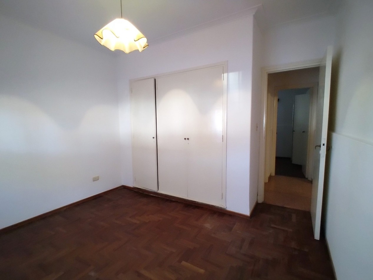 Chalet 5 ambientes con Garage - Zona Mundialista - APTO CREDITO