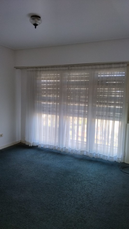 Chalet 5 ambientes con Garage - Zona Mundialista - APTO CREDITO