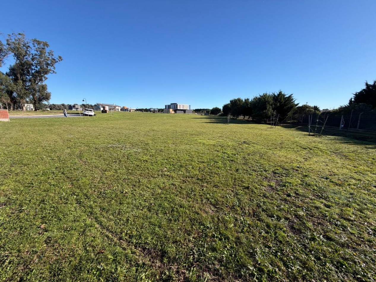 DOS LOTES LINDEROS 41 Y 42 EN VENTA - BARRIO PRIVADO CASONAS DEL HARAS - LAS LOMAS