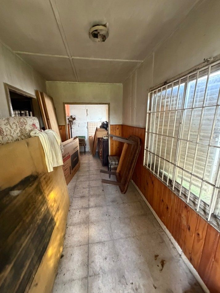 Inmueble en block con 4 unidades sobre amplio lote - Las Avenidas