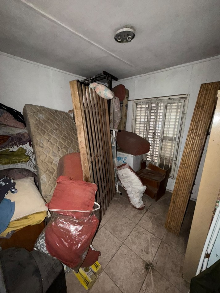 Inmueble en block con 4 unidades sobre amplio lote - Las Avenidas