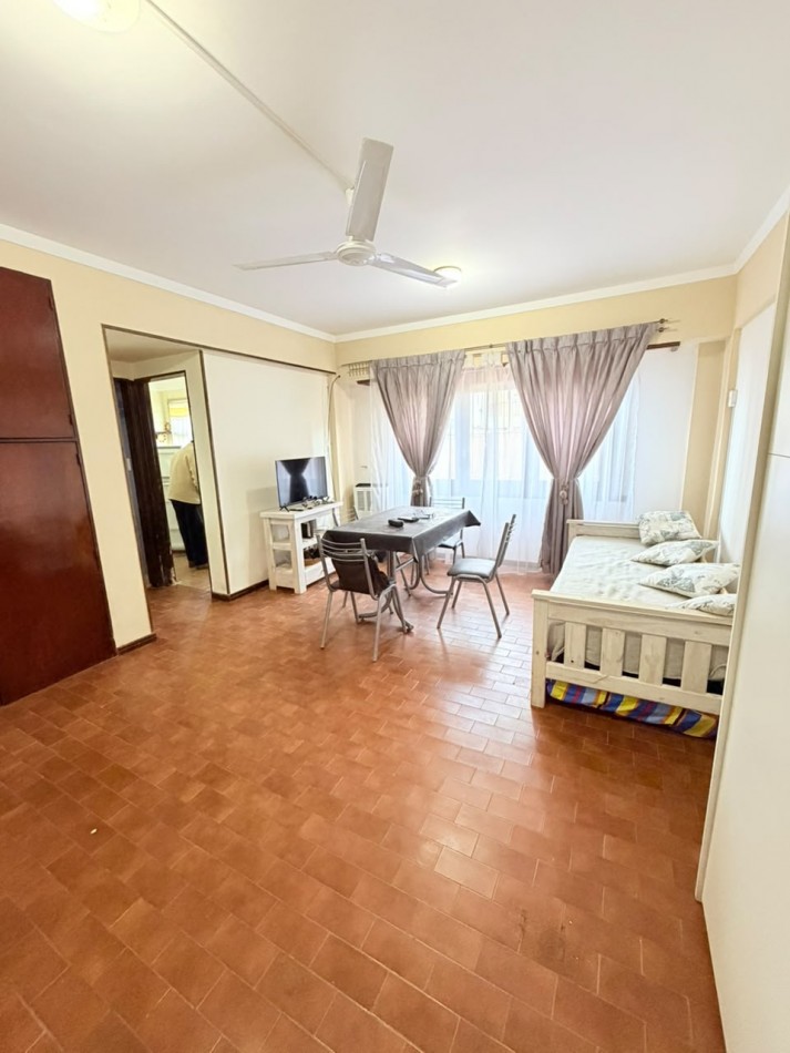 Departamento de 1 ambiente con amplio patio y vista al mar - Waikiki