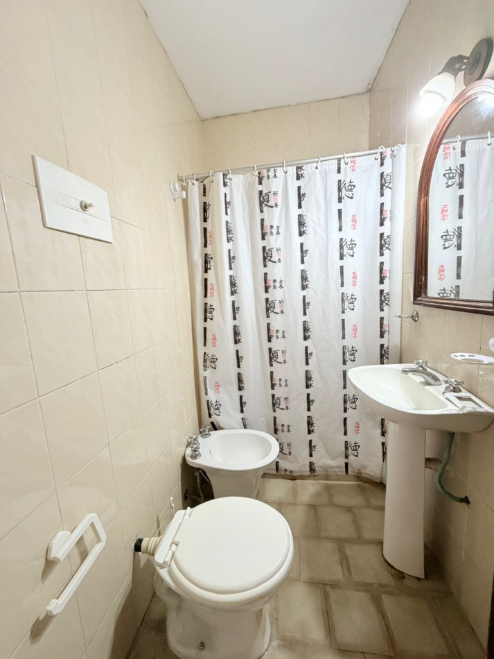 Casa de 4 ambientes con garage doble y patio - Barrio Villa Lourdes APTO CREDITO
