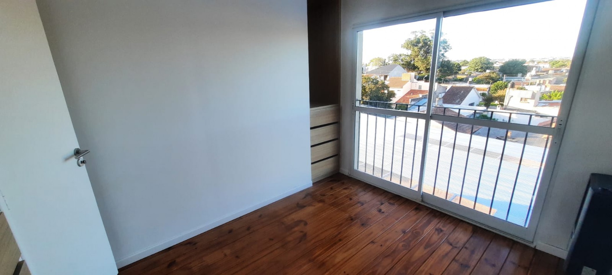 Dpto 3 ambientes a la calle con cocherra y balcon - Termas Huinco - Alquiler 24 meses - Mar del Plata. 