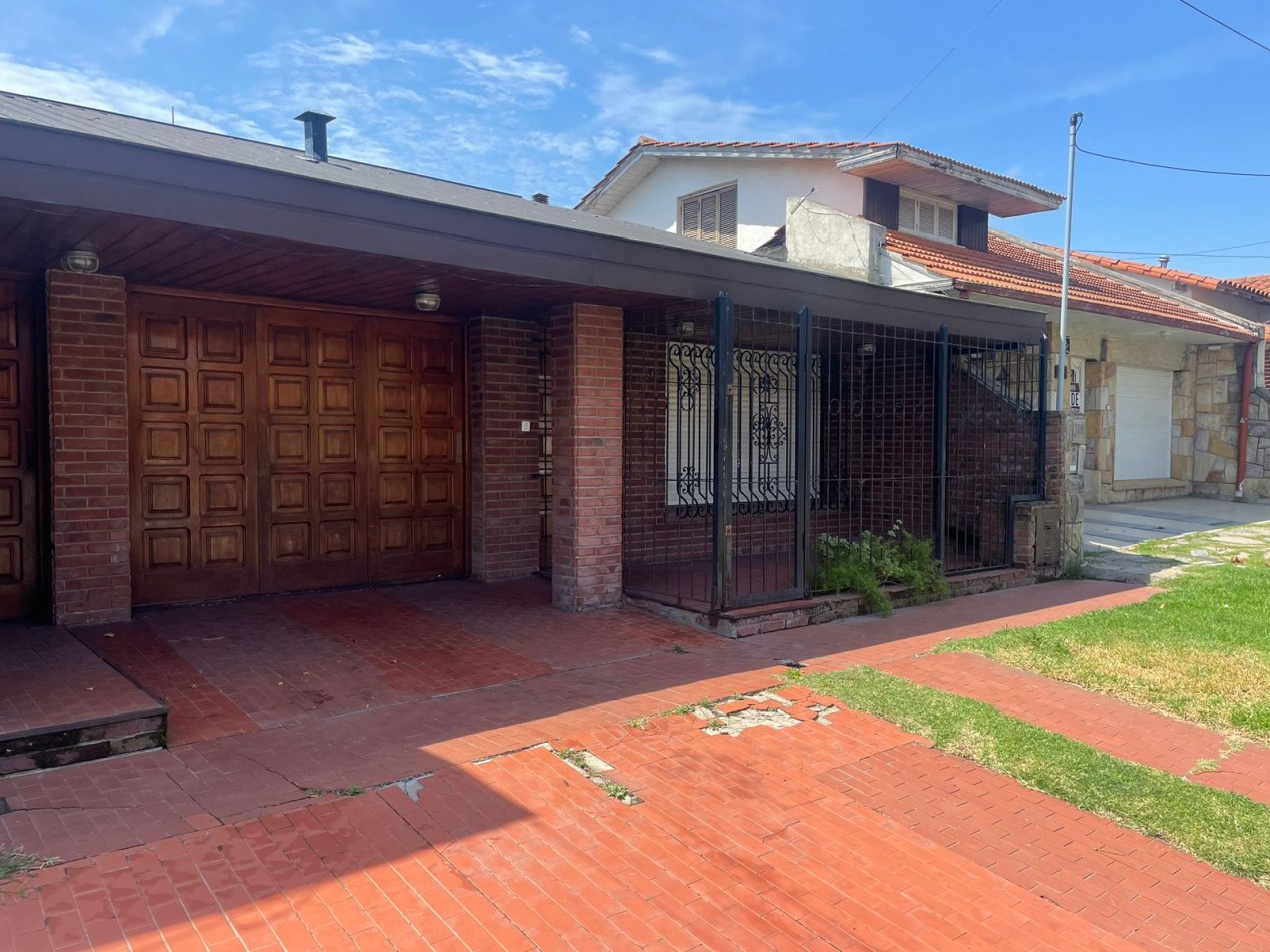 Chalet 3 ambientes con garage - Alquiler 24 meses - Mar del Plata - Villa Lourdes