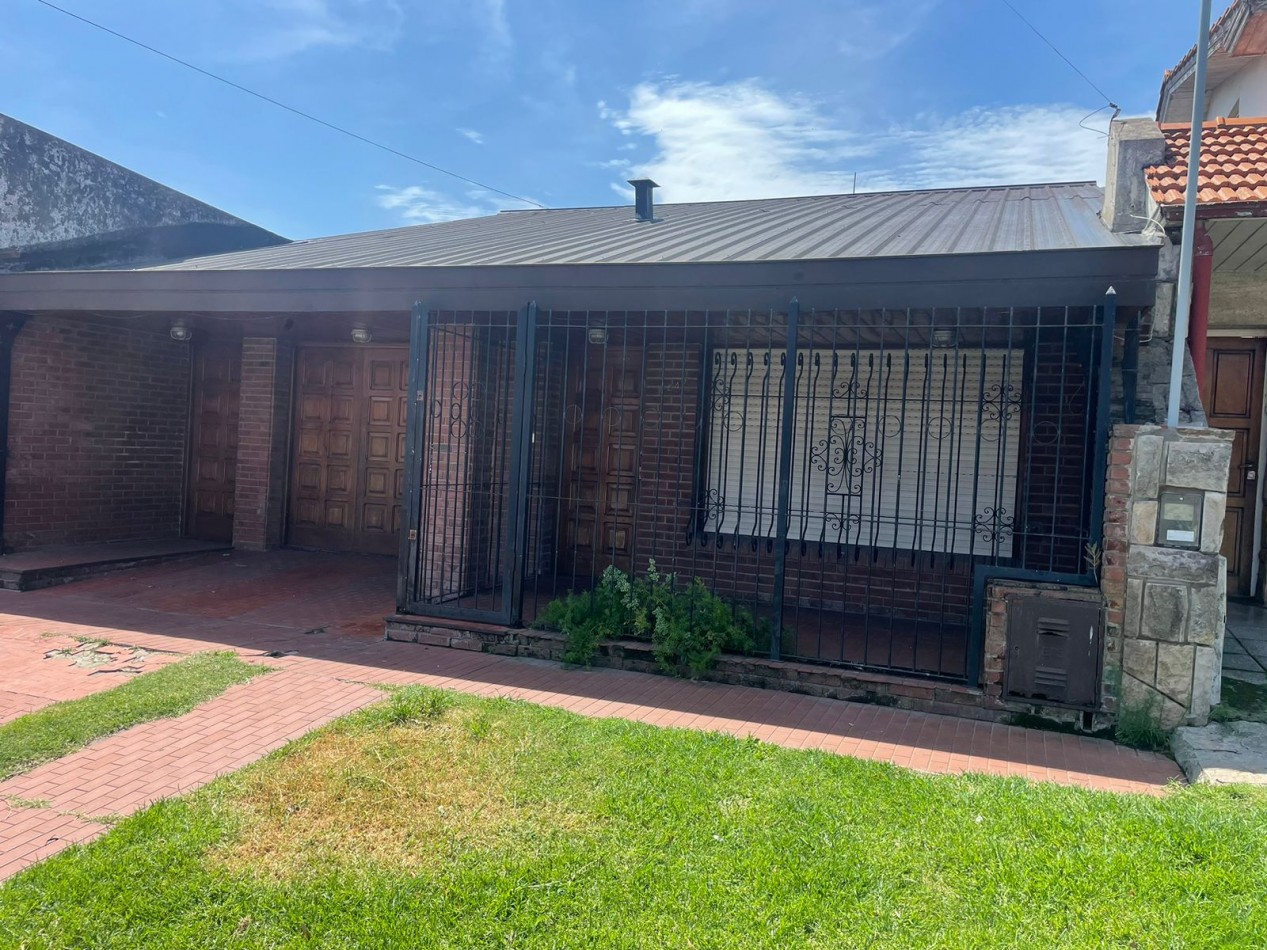 Chalet 3 ambientes con garage - Alquiler 24 meses - Mar del Plata - Villa Lourdes