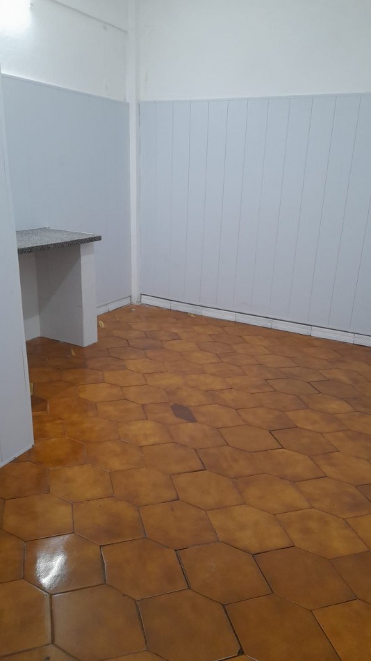 Dos locales comerciales en esquina mas vivienda - excelente oportunidad de inversion - Las Avenidas