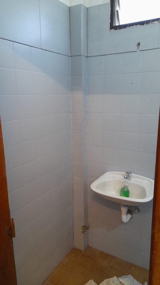 Dos locales comerciales en esquina mas vivienda - excelente oportunidad de inversion - Las Avenidas
