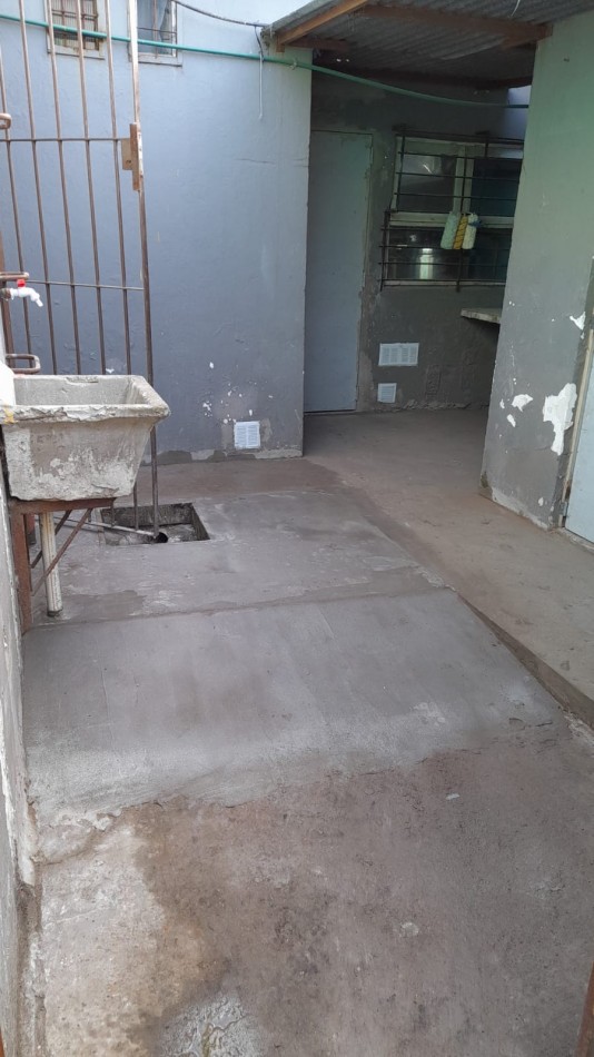 Dos locales comerciales en esquina mas vivienda - excelente oportunidad de inversion - Las Avenidas