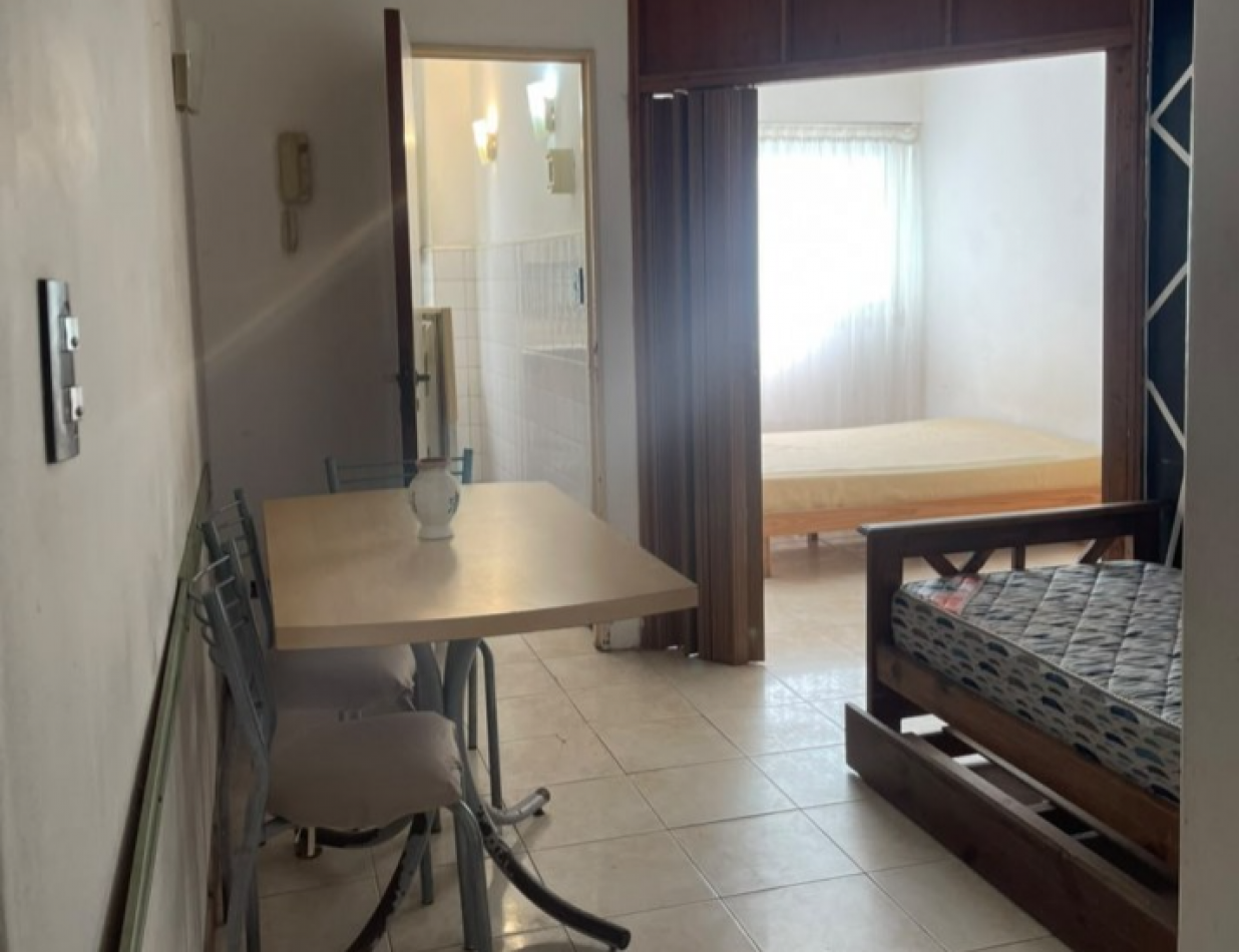 MONOAMBIENTE DIVIDIDO A METROS DEL MAR - EDIFICIO ALMERIA - ZONA CENTRO