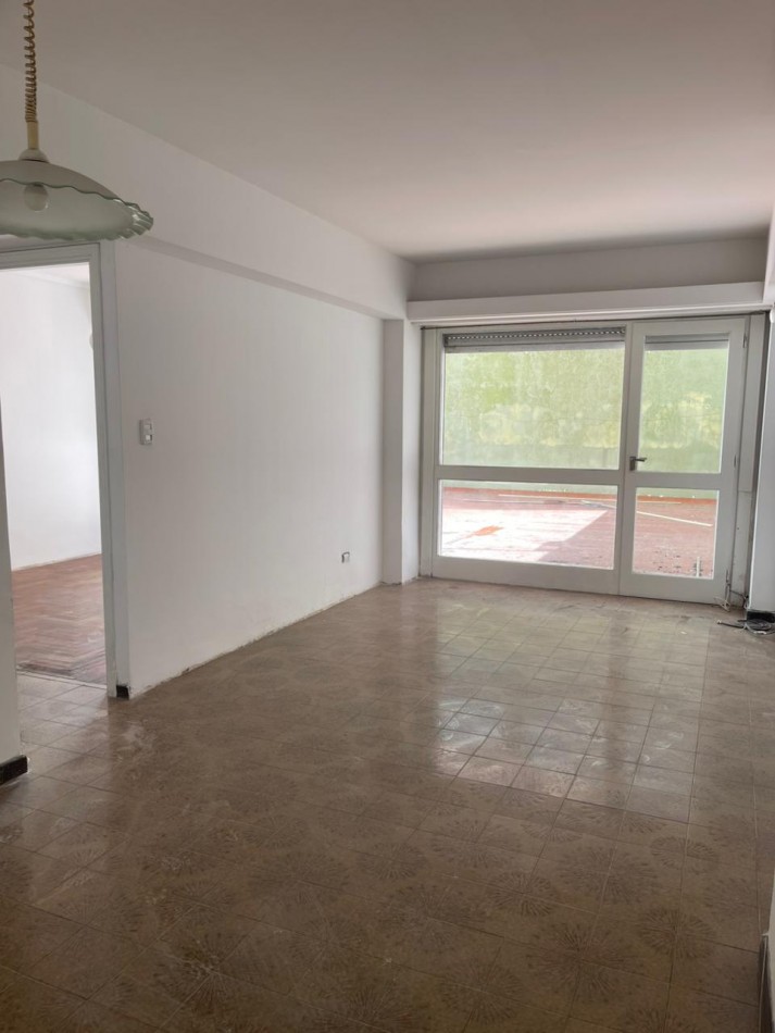Departamento 2 ambientes con gran patio propio — Torre Liber - Centro