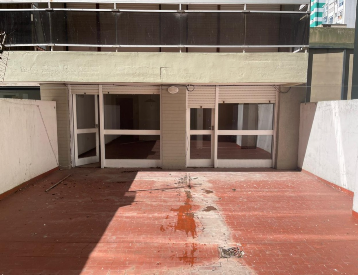 Departamento 2 ambientes con gran patio propio — Torre Liber - Centro