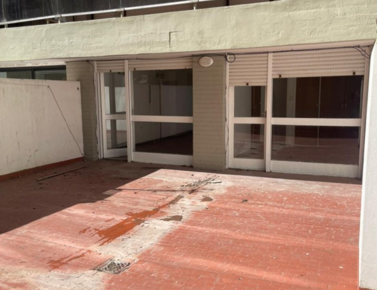 Departamento 2 ambientes con gran patio propio — Torre Liber - Centro