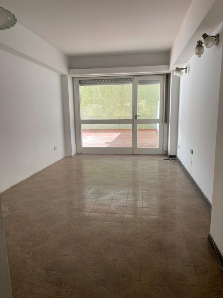 Departamento 2 ambientes con gran patio propio — Torre Liber - Centro