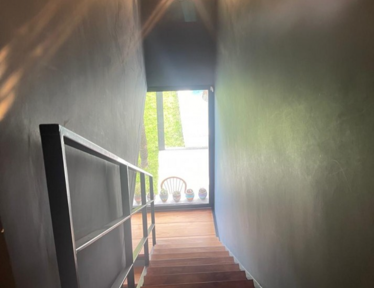 Casa 4 ambientes reciclada con parque, pileta climatizada y jacuzzi - Villa Lourdes