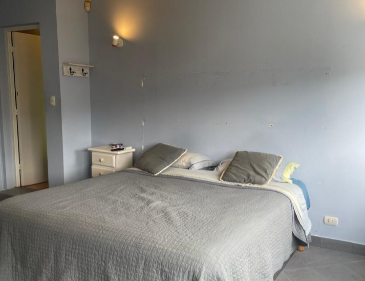 Casa 4 ambientes reciclada con parque, pileta climatizada y jacuzzi - Villa Lourdes