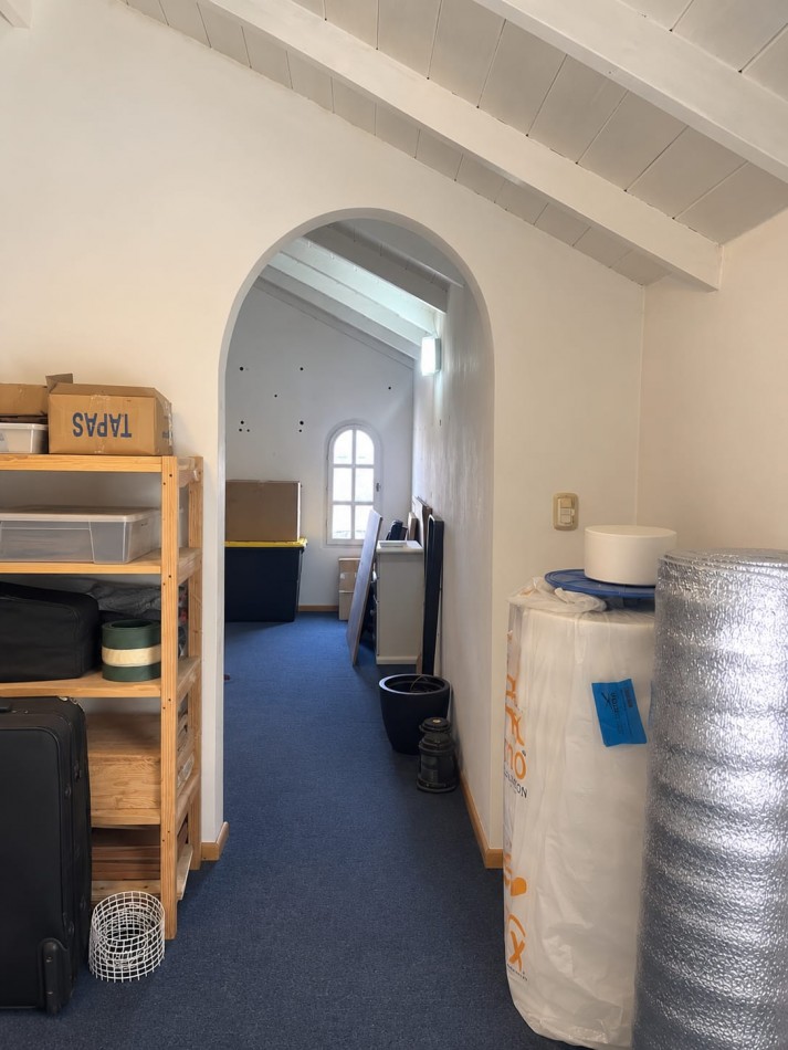 Casa 4 ambientes reciclada con parque, pileta climatizada y jacuzzi - Villa Lourdes