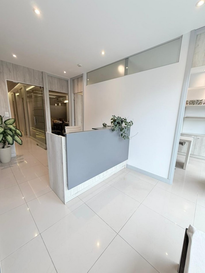 Moderna oficina profesional en alquiler - Edificio Essence | Zona Guemes