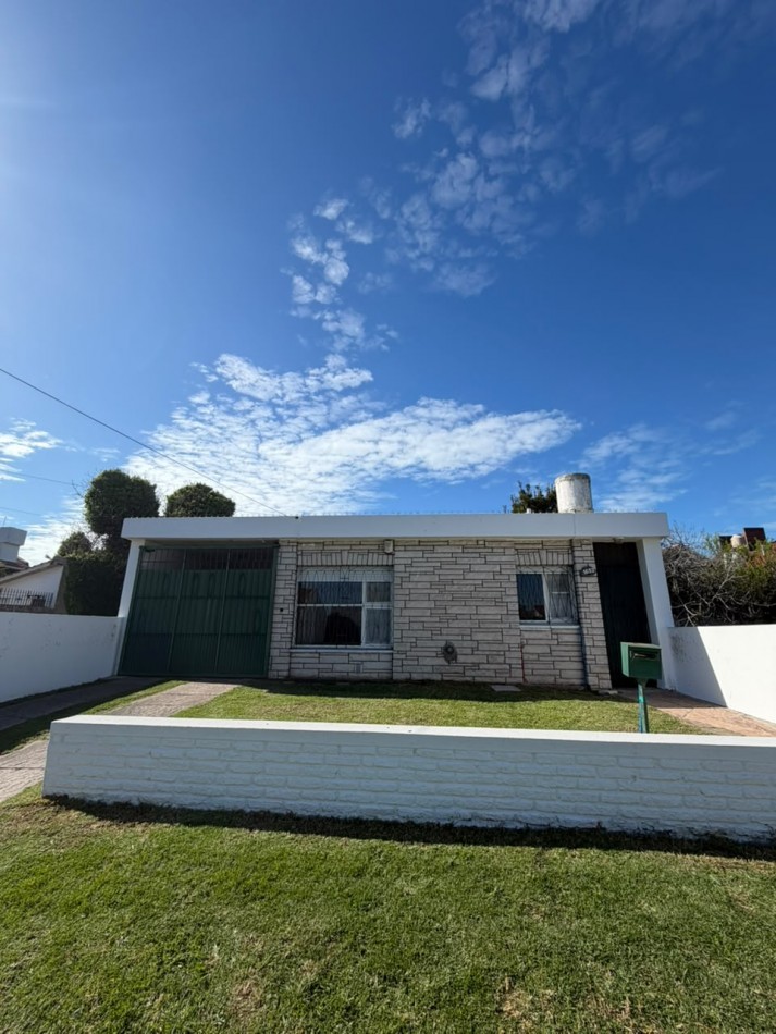 CASA EN ALQUILER EN PH AL FRENTE 3 amb con cochera y parque comp - COLINAS DE PERALTA RAMOS-