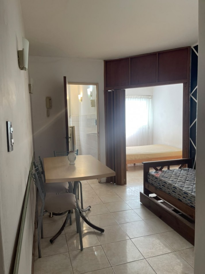 MONOAMBIENTE DIVIDIDO A METROS DEL MAR - EDIFICIO ALMERIA - ZONA CENTRO